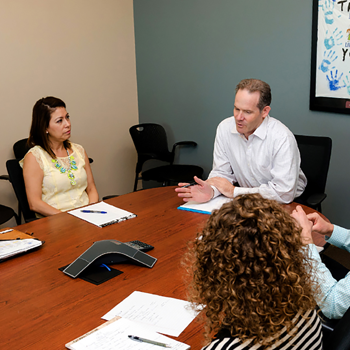 Image of NuStar employees meeting with NuStar’s CEO Brad Barron.